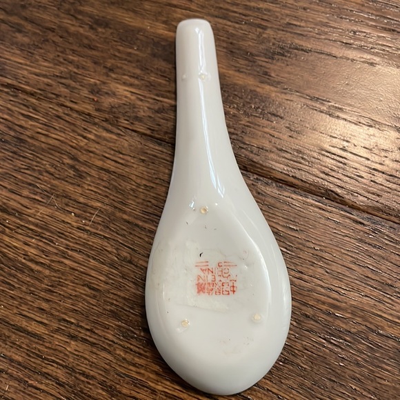 Set of Beautiful Oriental Soup Spoons - Picture 6 of 11